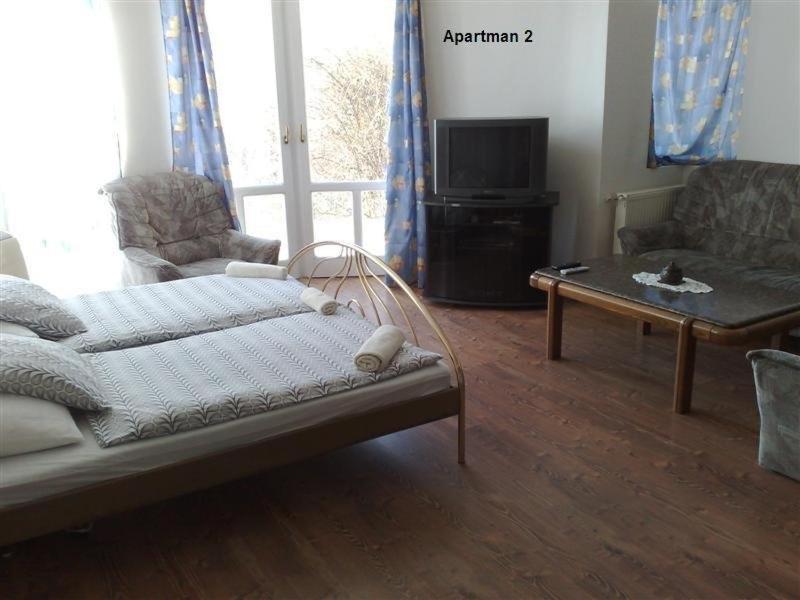 Marci Villa Pécs Quarto foto